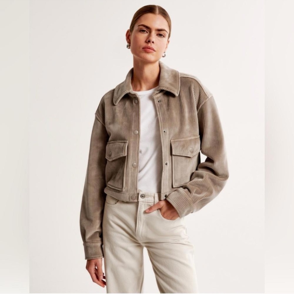 Abercrombie Cropped Corduroy Velour Shirt Jacket